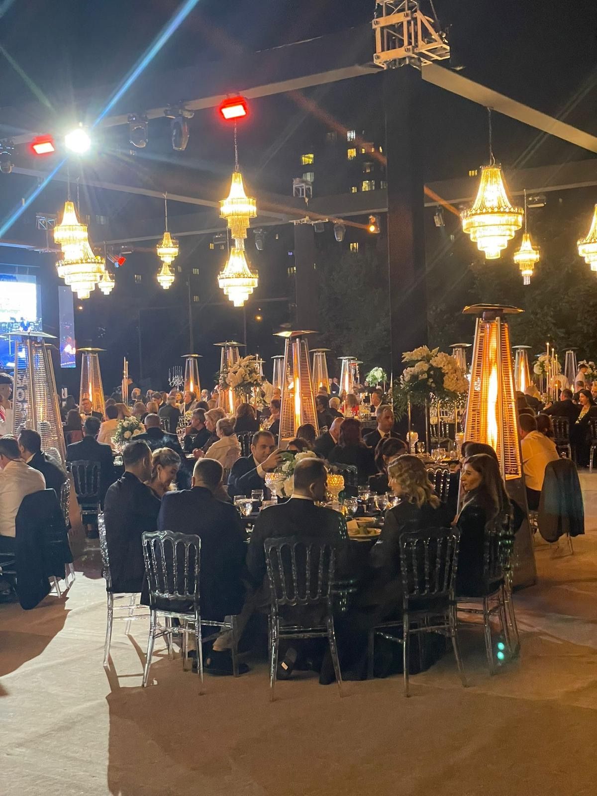 Fuar ve kurumsal organizasyon alanında dış mekân ısıtıcı kiralama